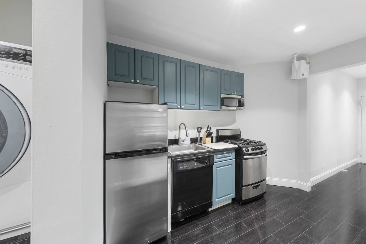 a room in East Harlem photo 8