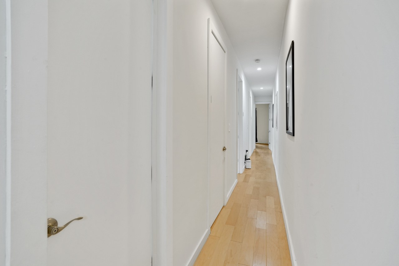 a room in Bedford-Stuyvesant photo 8