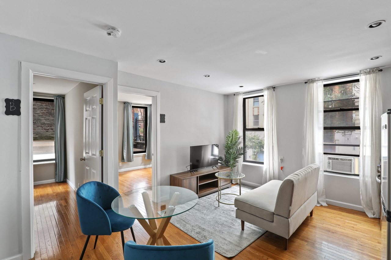 a room in East Village photo 7
