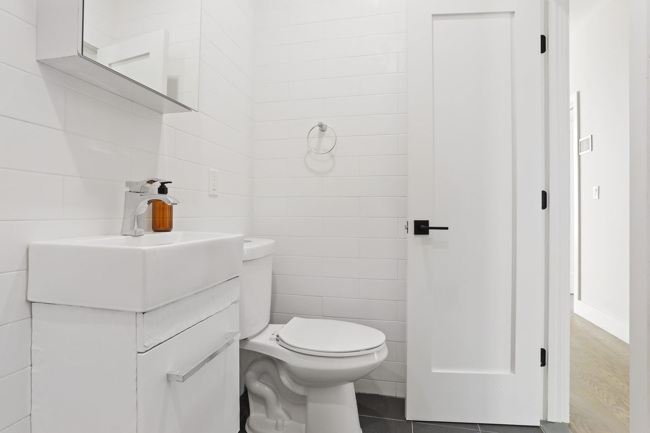 a room in Gowanus photo 6