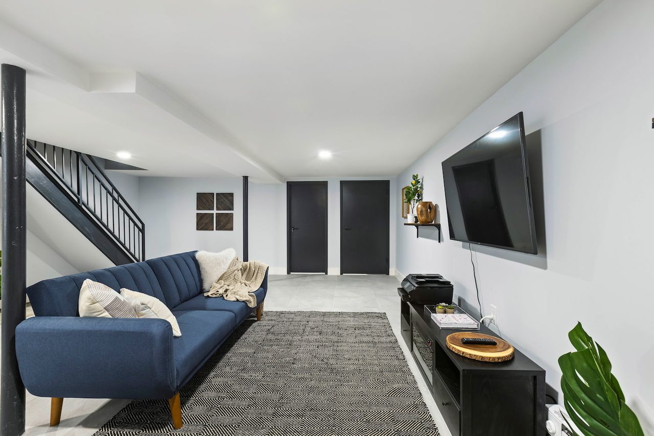 a room in Flatbush photo 3