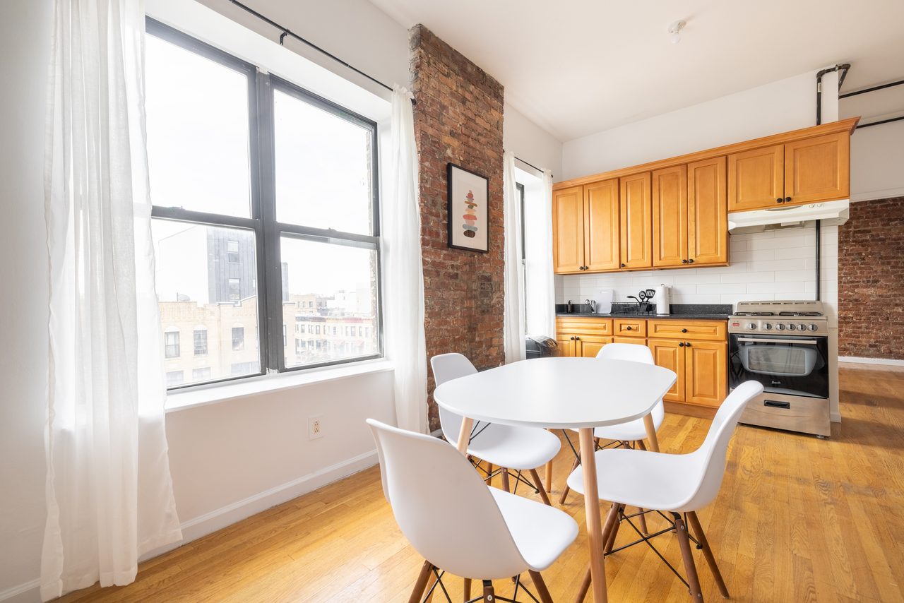 a room in Crown Heights photo 2