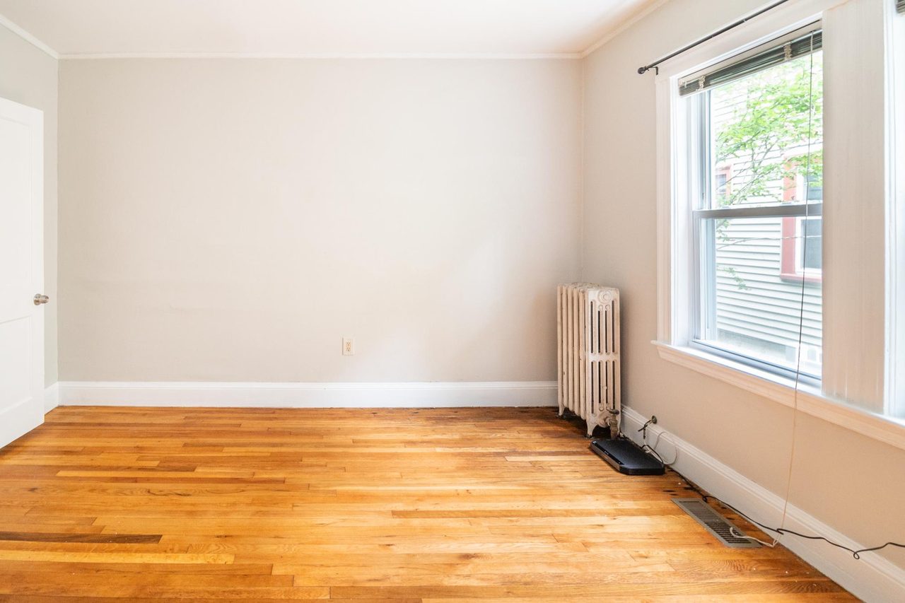 a room in Mission Hill photo 4