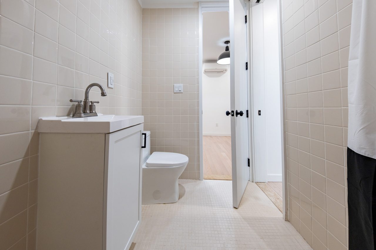 a room in Flatbush photo 2