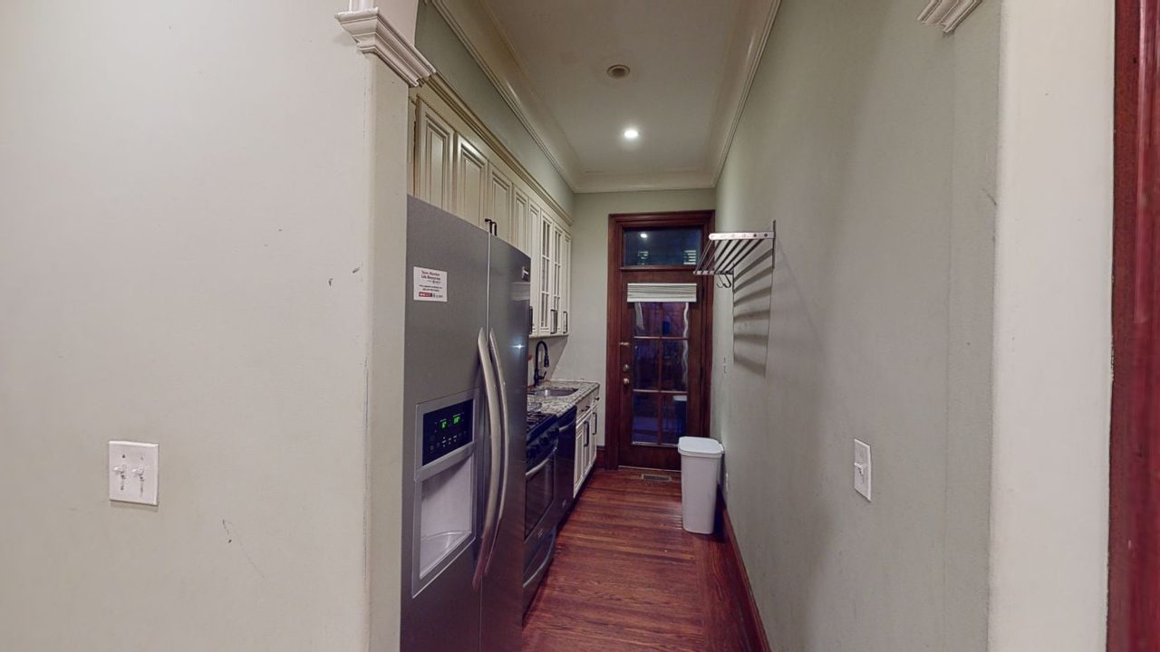 a room in Mission Hill photo 5
