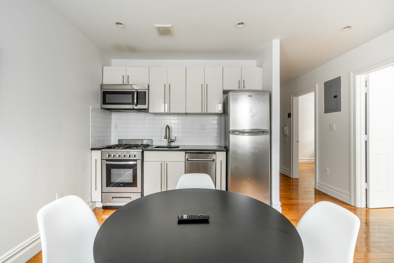 a room in East Village photo 7