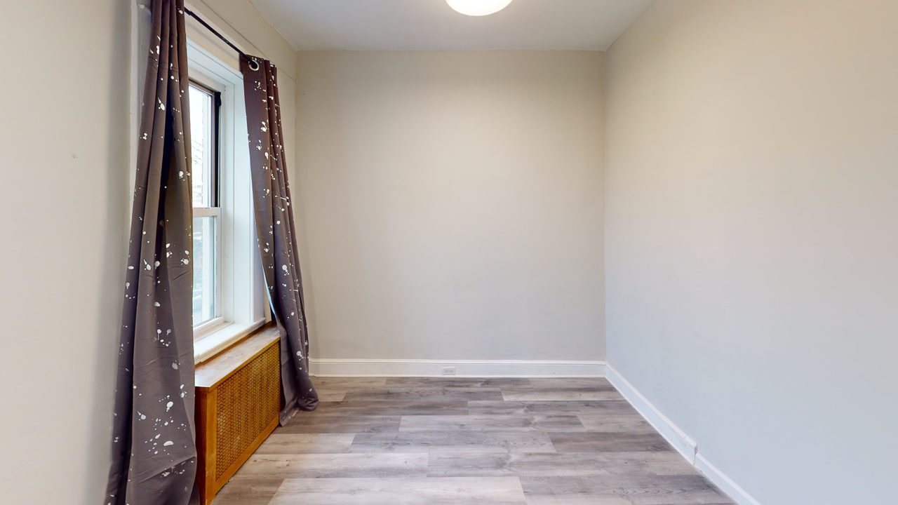 a room in Flushing photo 3