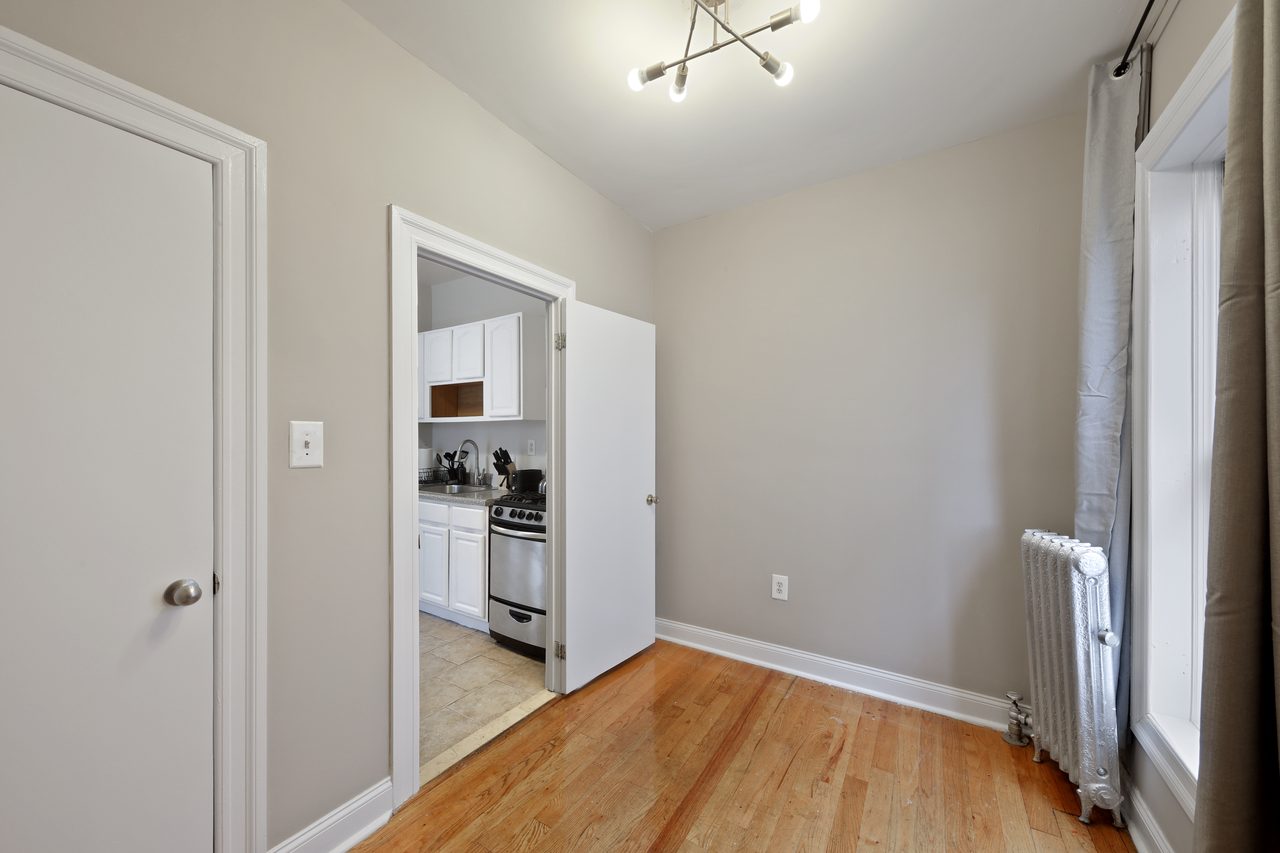 a room in Crown Heights photo 5