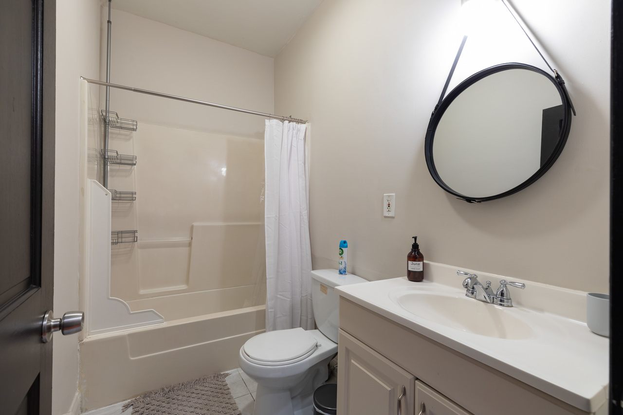 a room in Mission Hill photo 8