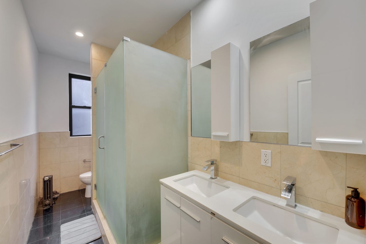 a room in Harlem photo 9