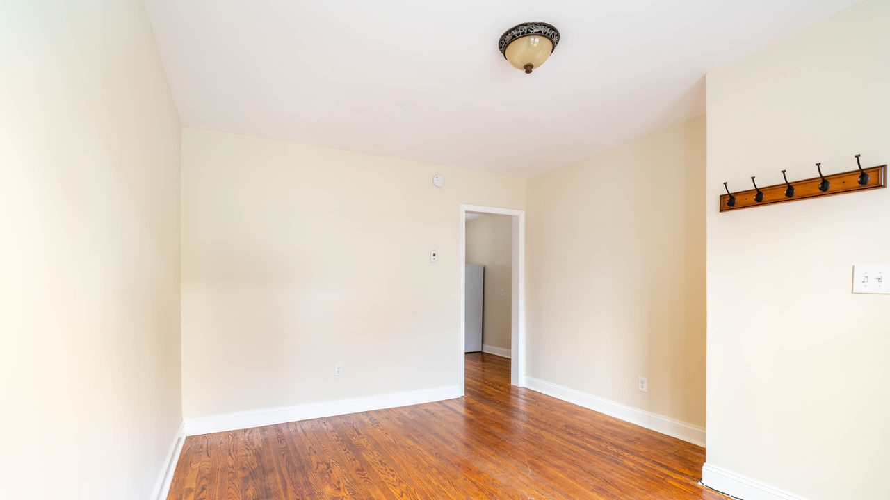 a room in Edgewood photo 6