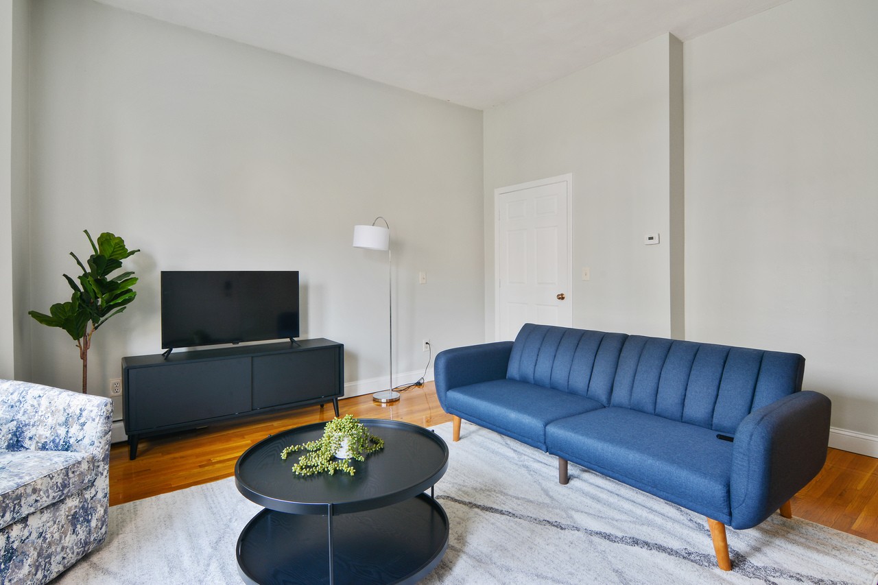 a room in Allston photo 5