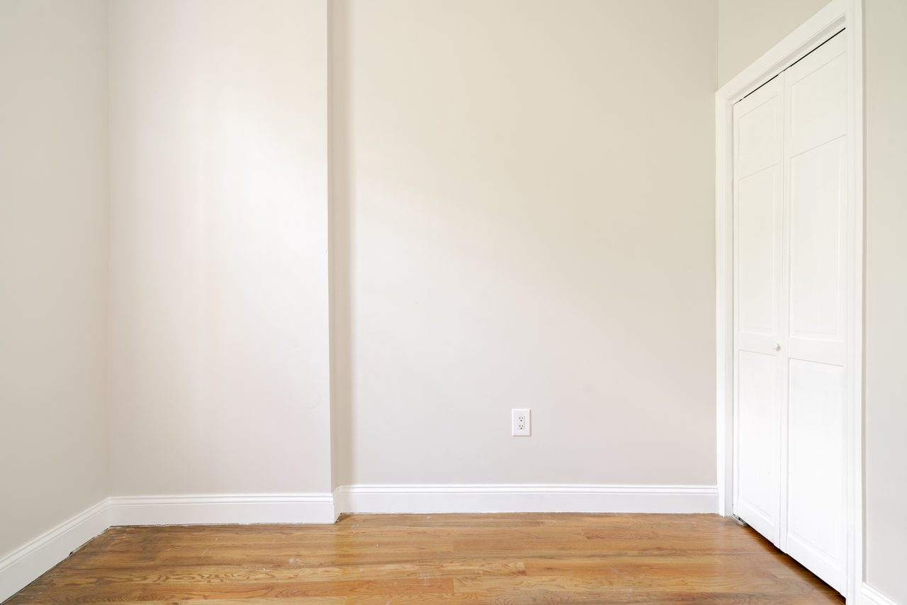 a room in Crown Heights photo 3