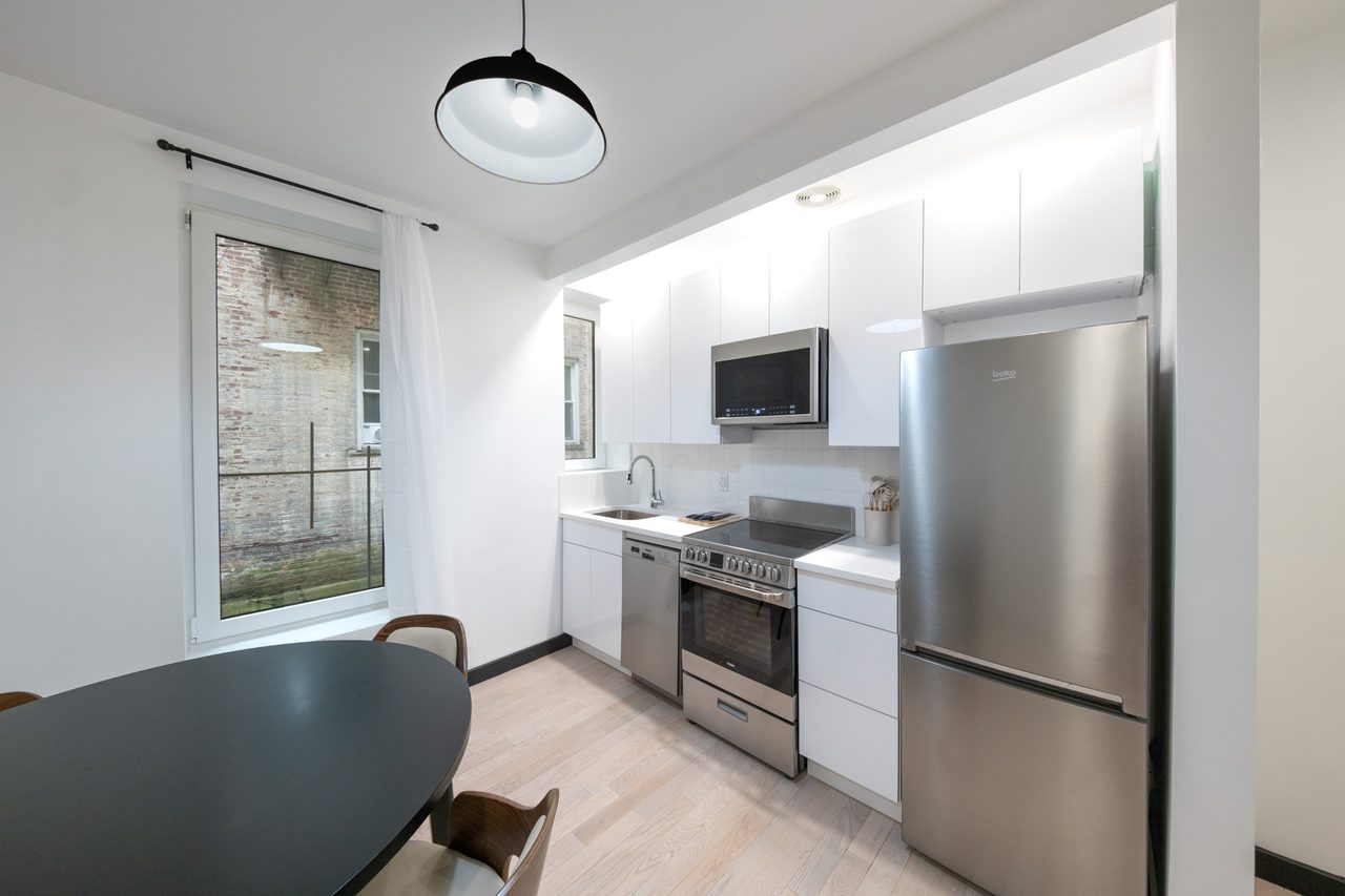 a room in Flatbush photo 7