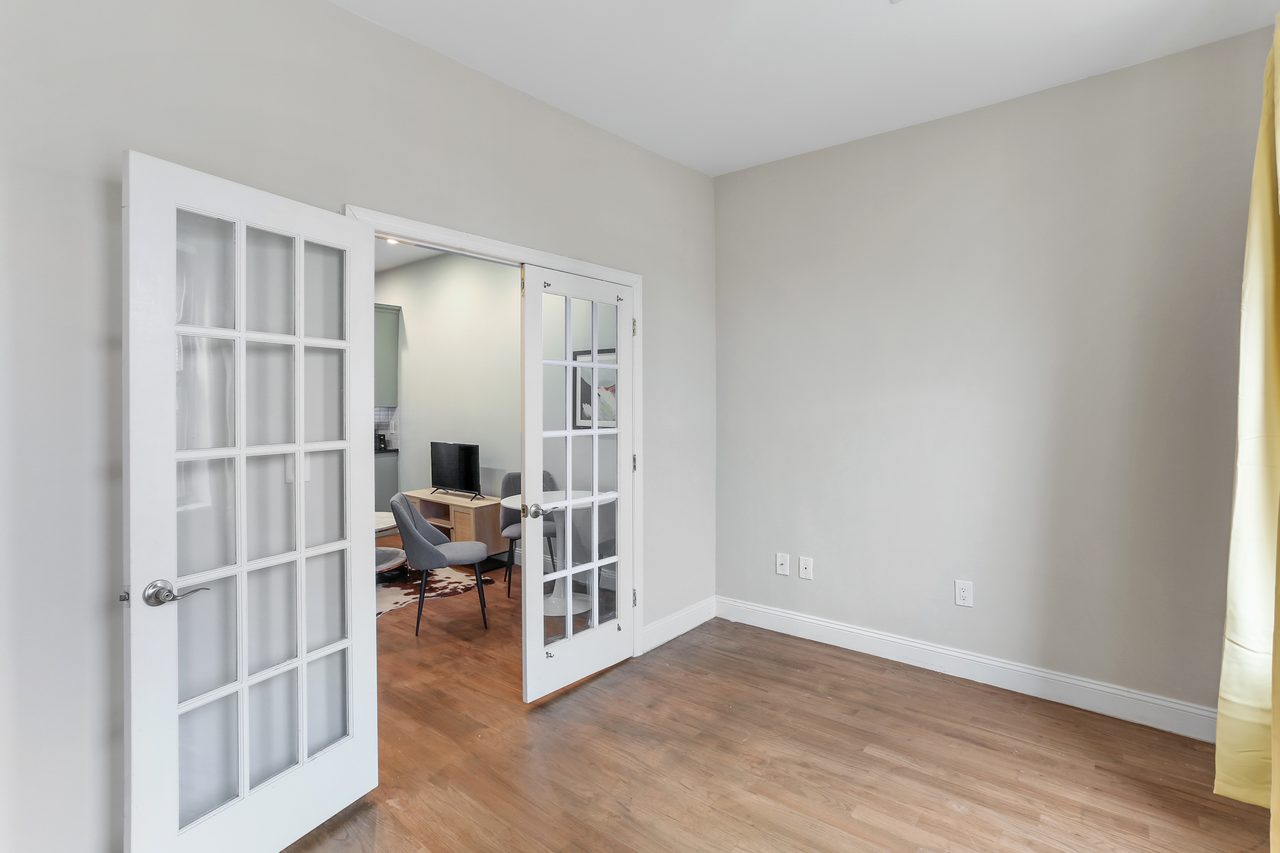 a room in Crown Heights photo 3