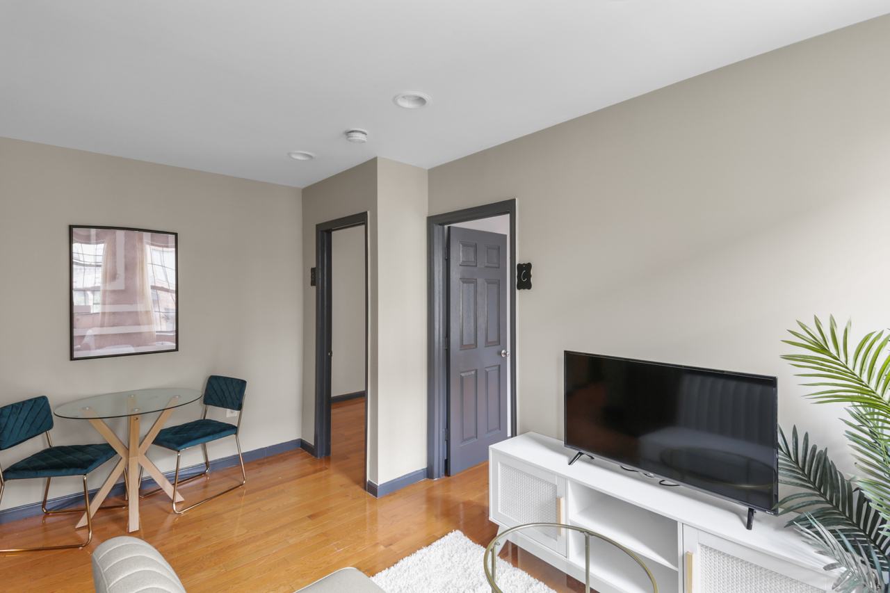 a room in East Village photo 5