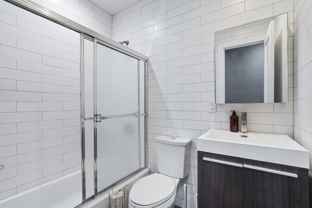 a room in Harlem photo 8