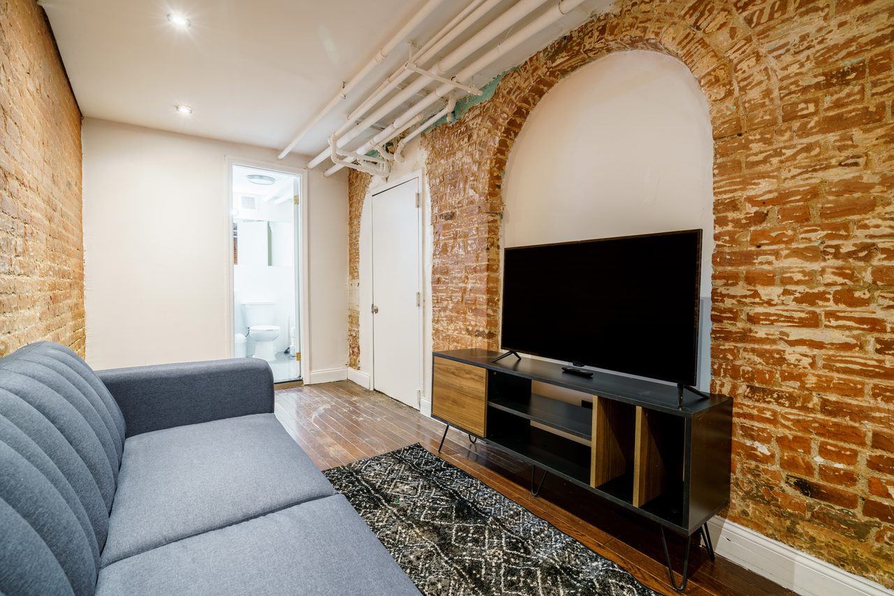 a room in Clinton Hill photo 6