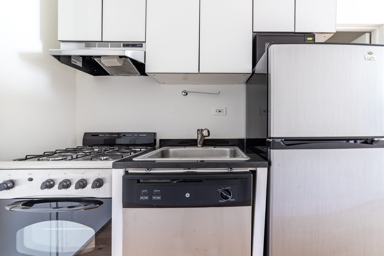 a room in East Village photo 3