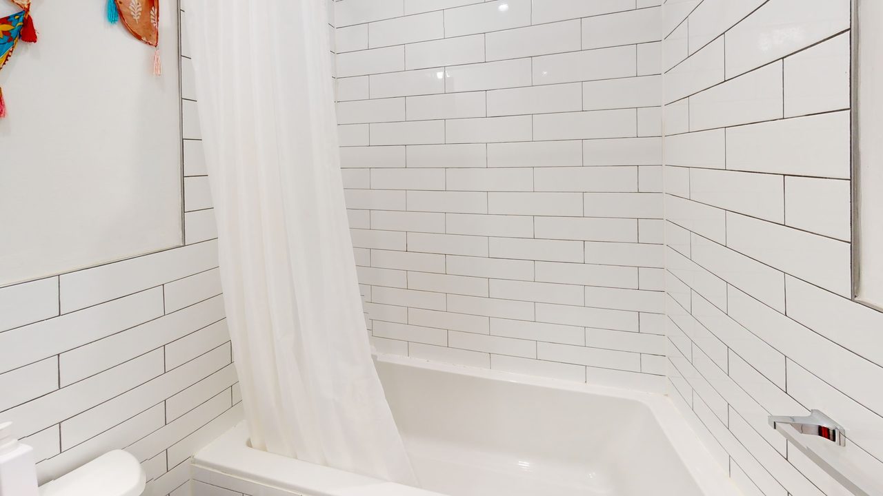 a room in Greenpoint photo 5