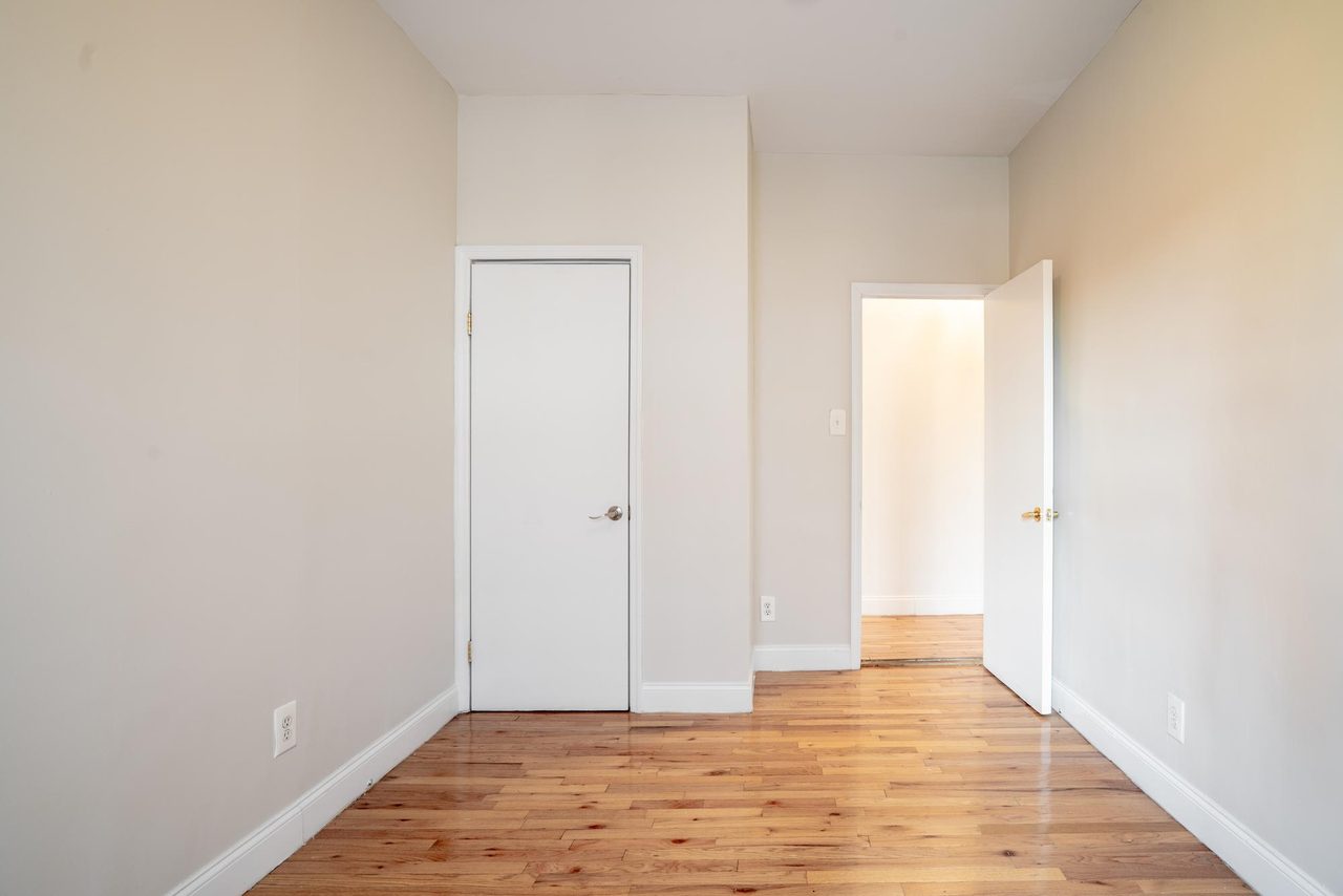 a room in Harlem photo 3