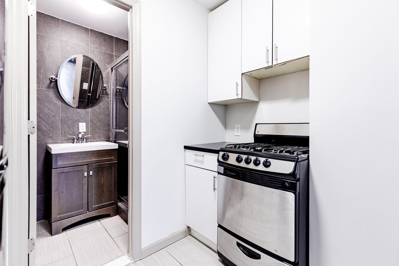 a room in East Village photo 3