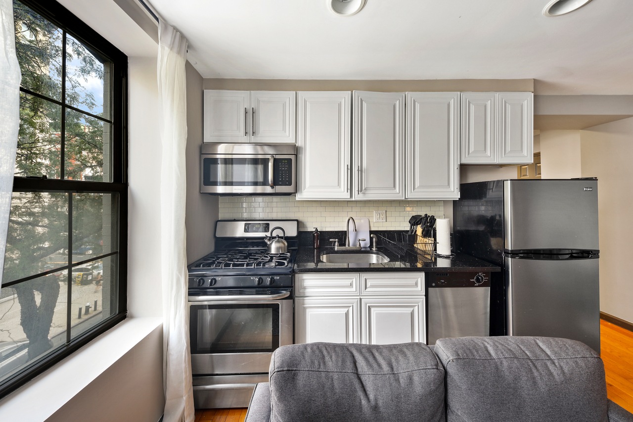 a room in East Village photo 6