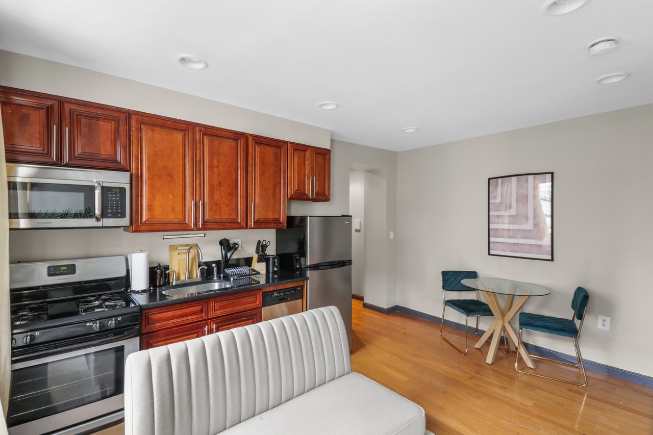 a room in East Village photo 7