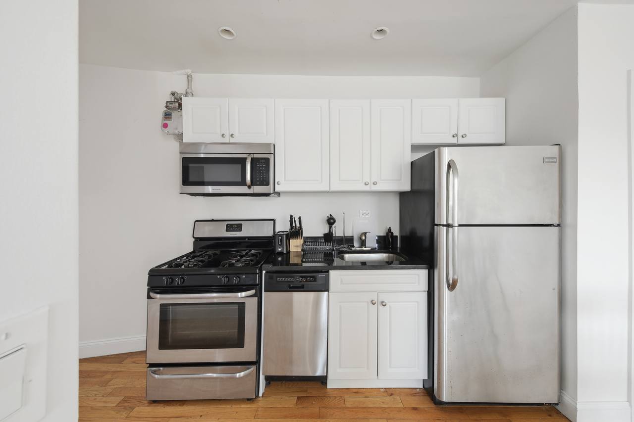 a room in East Harlem photo 8