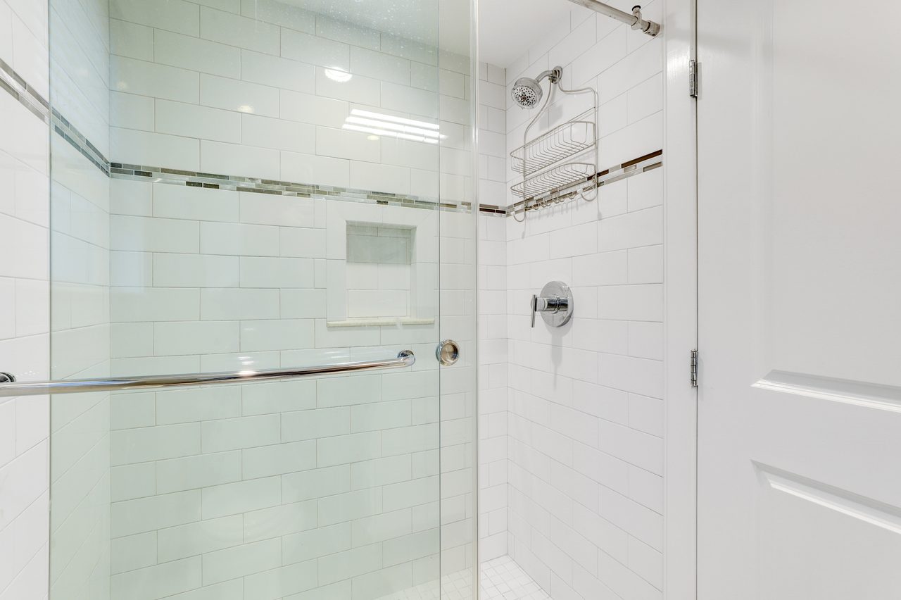 a room in Barney Circle photo 7