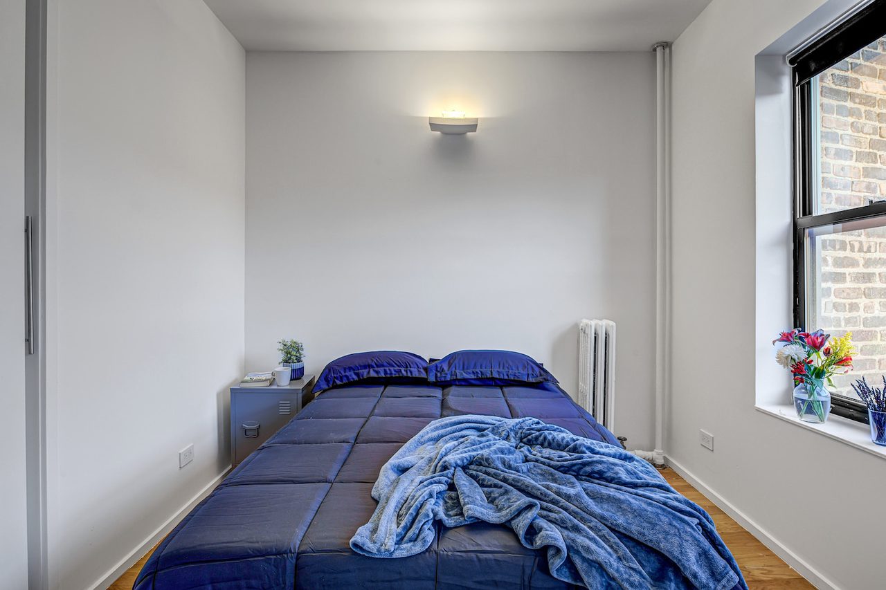 a room in Bedford-Stuyvesant photo 2