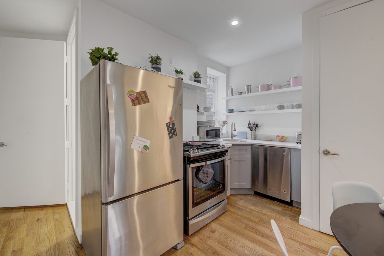 a room in Flushing photo 3