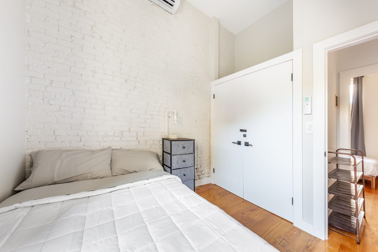 a room in Ridgewood photo 3
