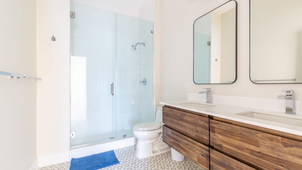 a room in Northwest Washington photo 2