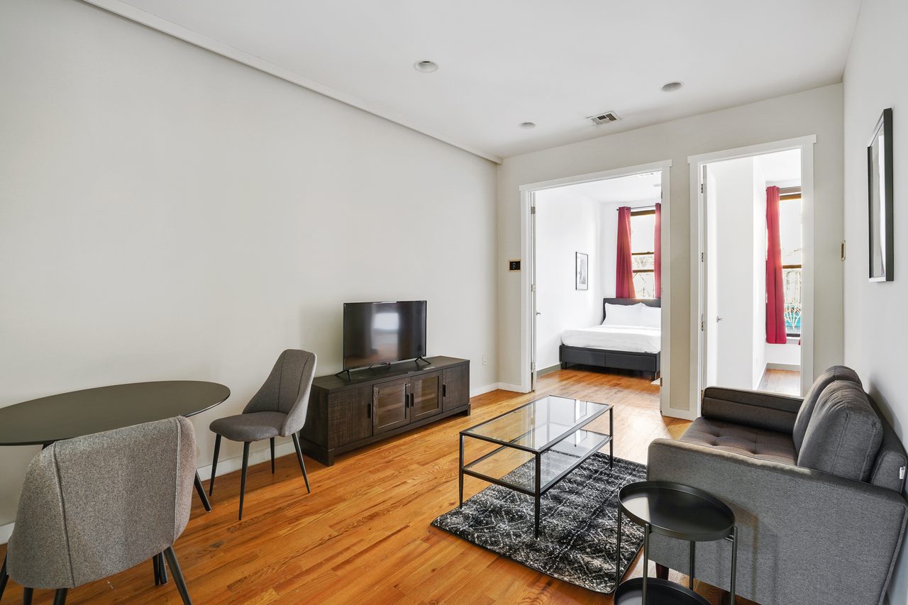 a room in Bedford-Stuyvesant photo 6