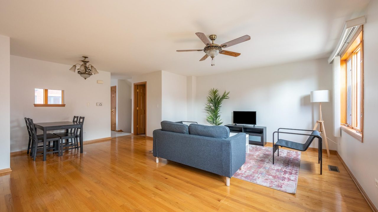 a room in Armour Square photo 8