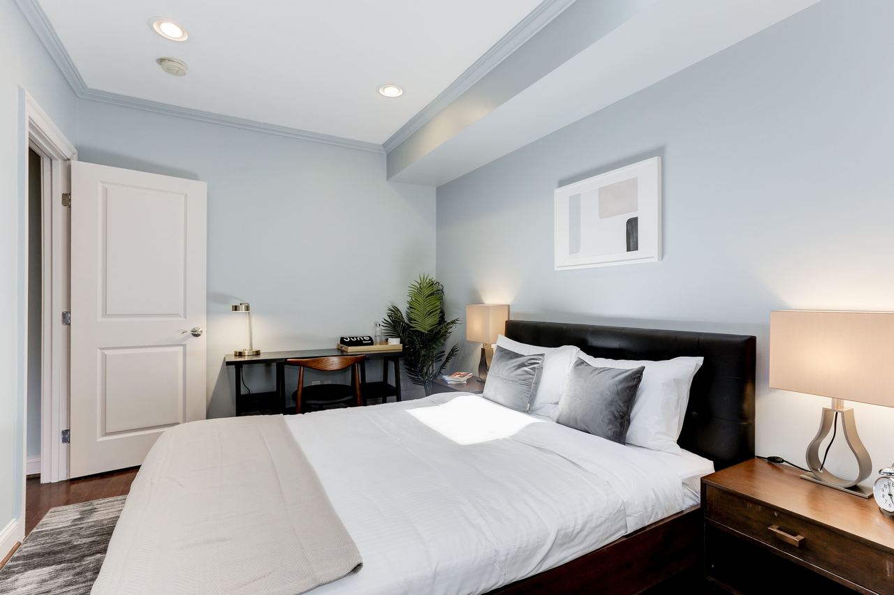 a room in Northeast Washington photo 2