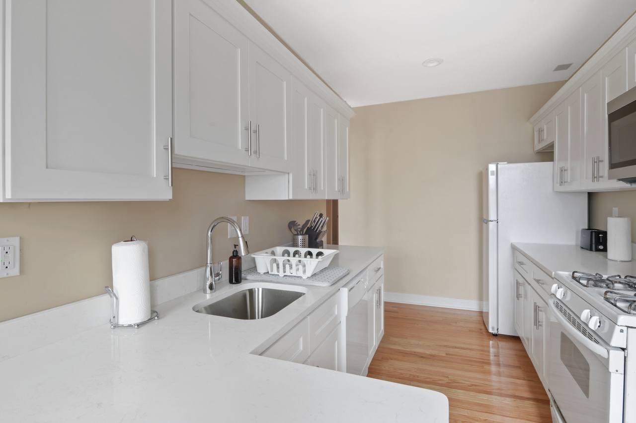 a room in Allston photo 4