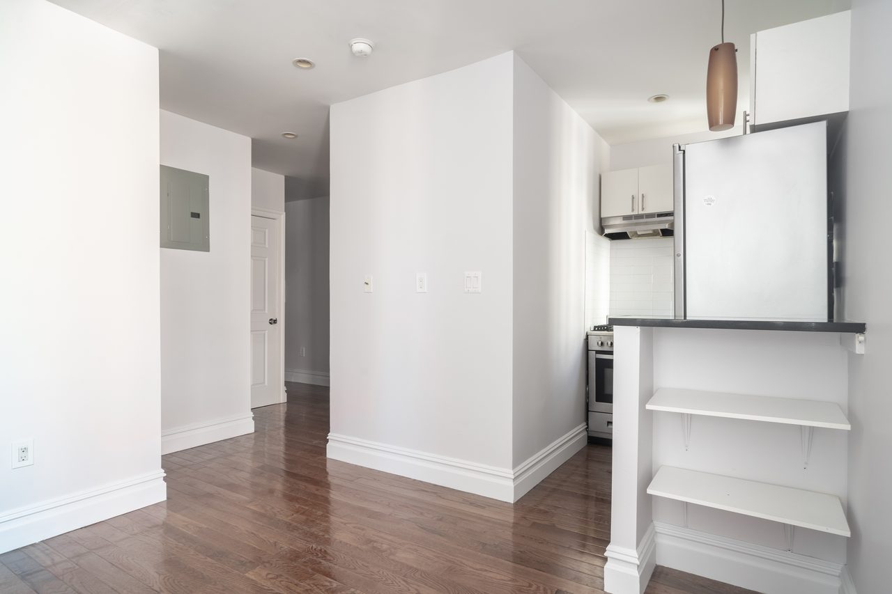 a room in East Village photo 5