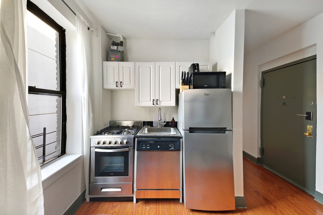 a room in East Harlem photo 6