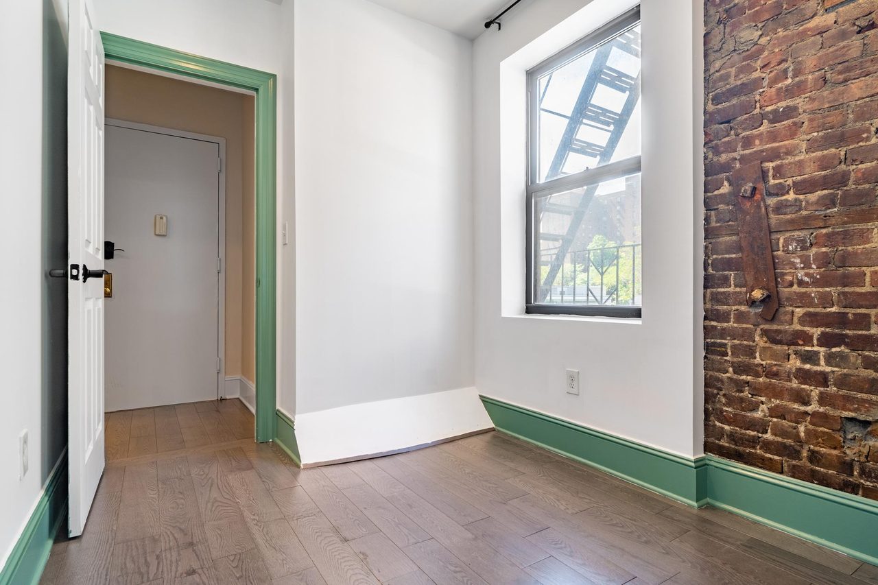 a room in Flatiron District photo 3