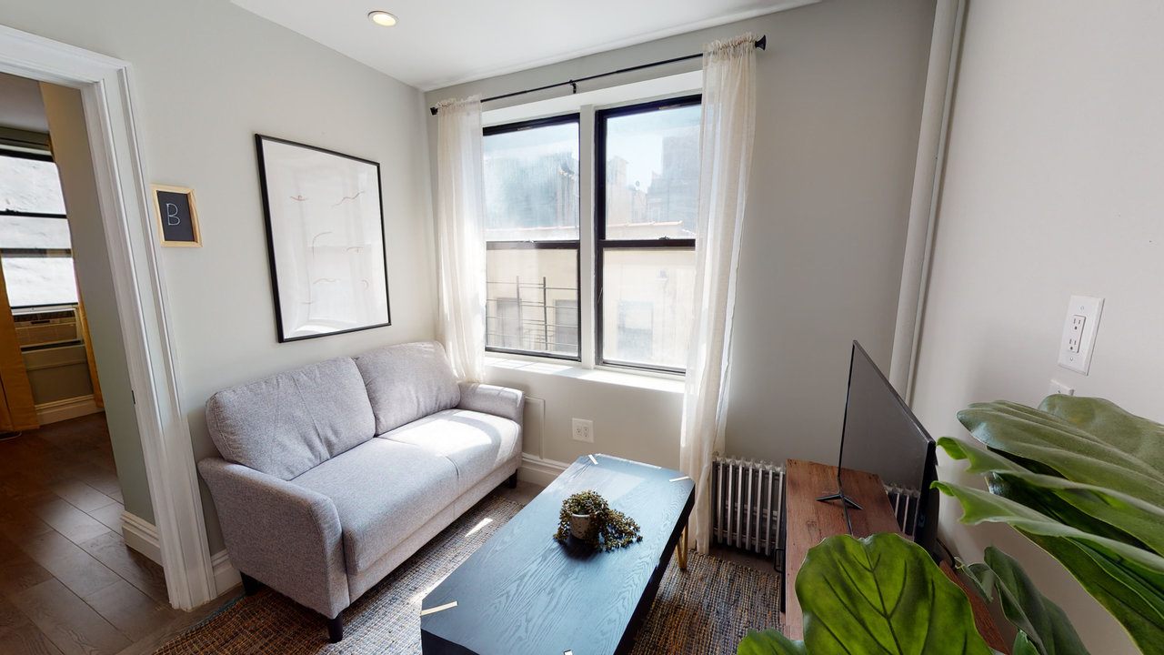 a room in East Village photo 5