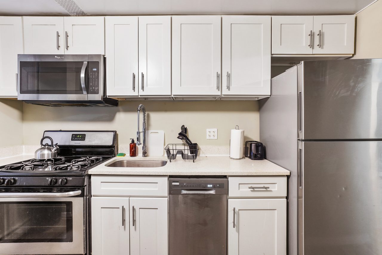a room in Morningside Heights photo 6
