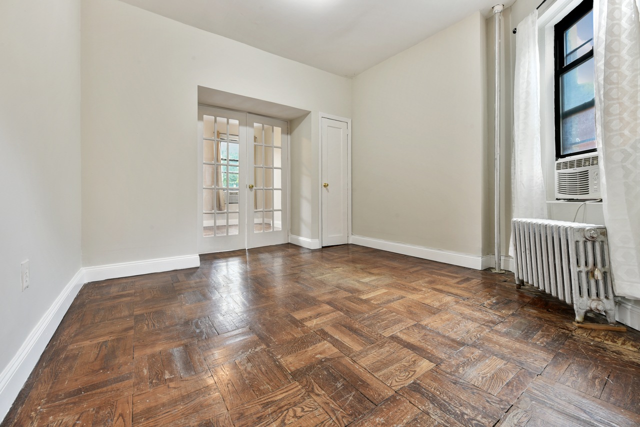 a room in East Village photo 6