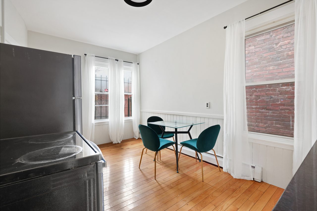 a room in Jamaica Plain photo 3
