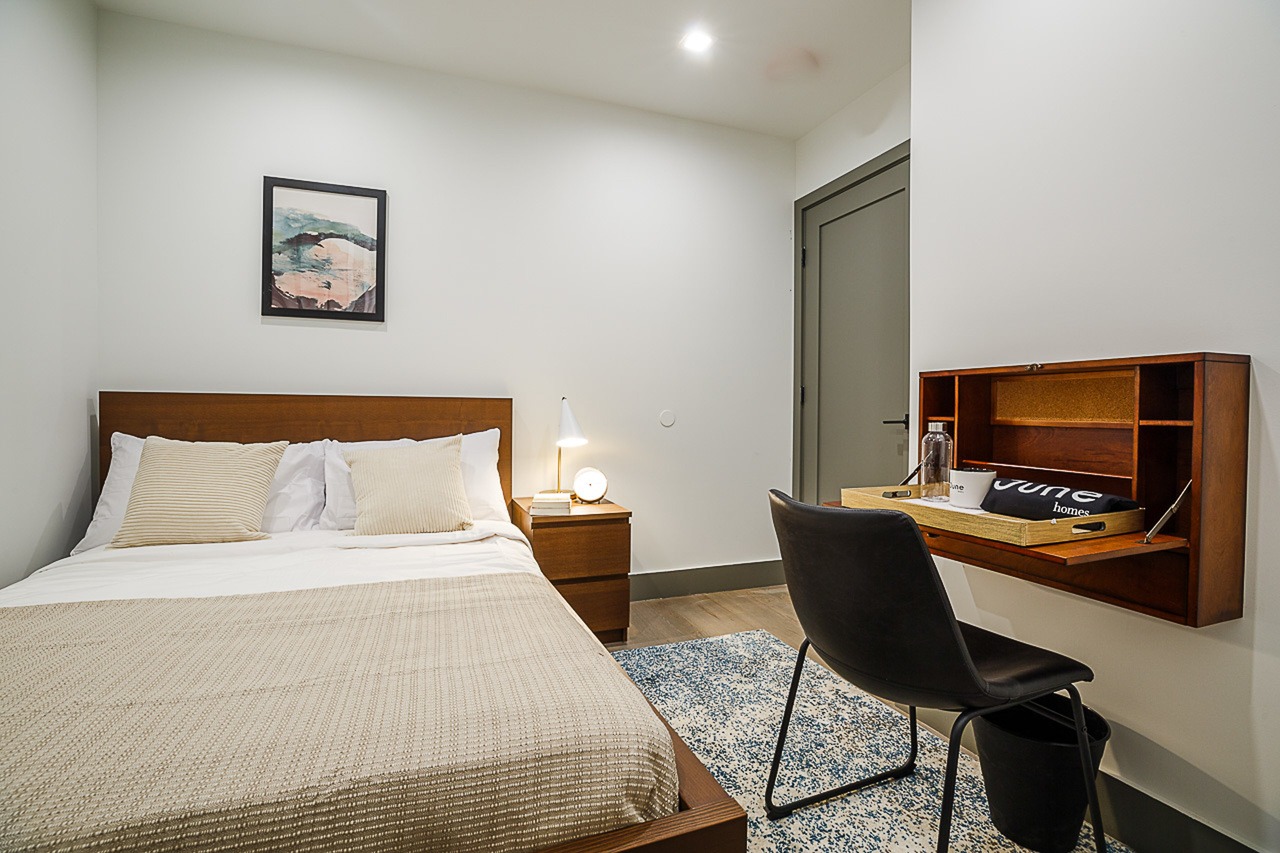 a room in Morningside Heights photo 2