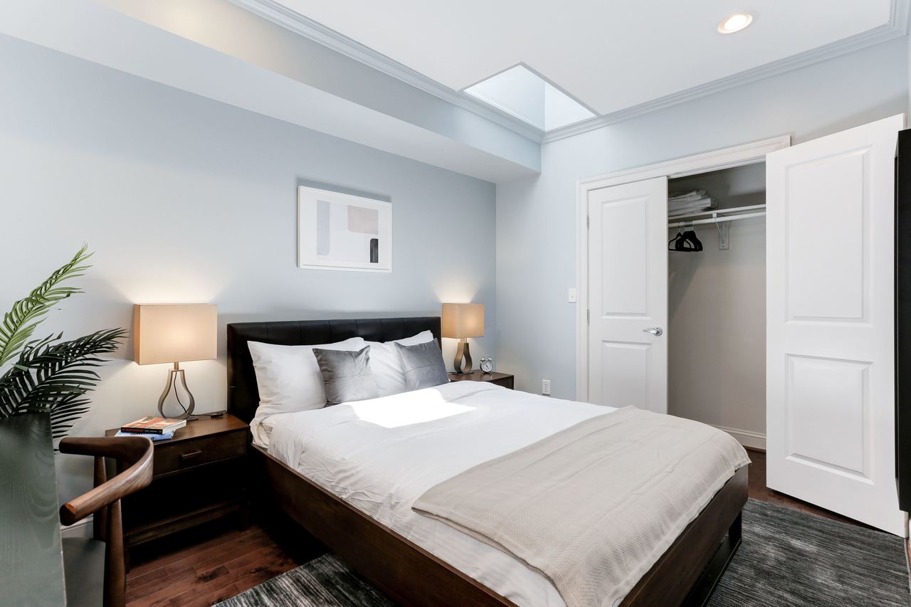 a room in Northeast Washington photo 3