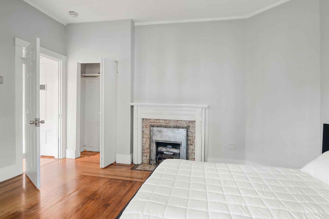 a room in Allston photo 3