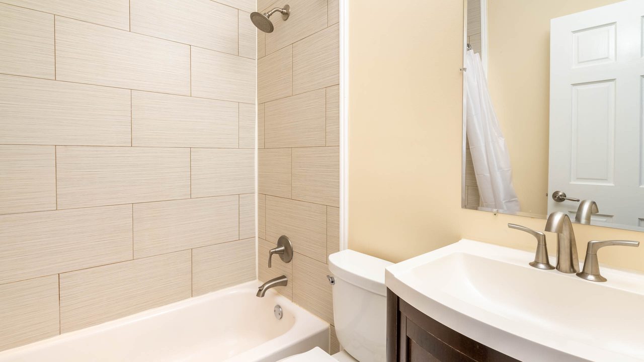 a room in Edgewood photo 3