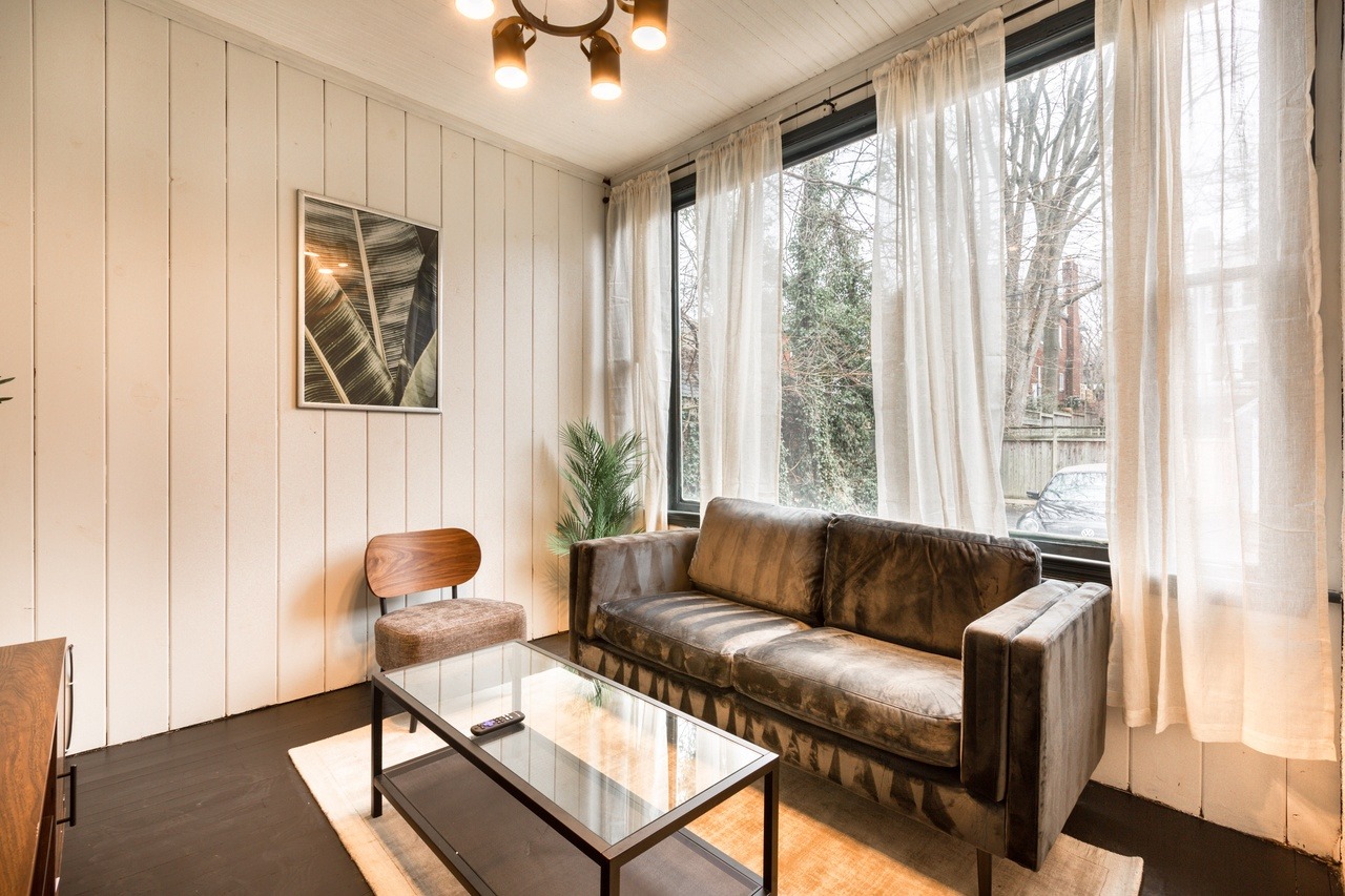 a room in Northwest Washington photo 4